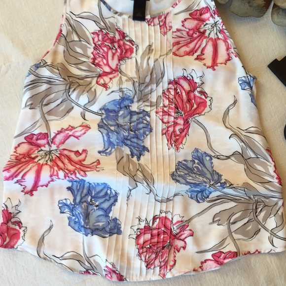 🌺ANN TAYLOR PETITE Floral Sleeveless Top LP - Picture 5 of 5